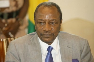 Guinée : Alpha Condé cède et invite les leaders politiques à  une réunion !